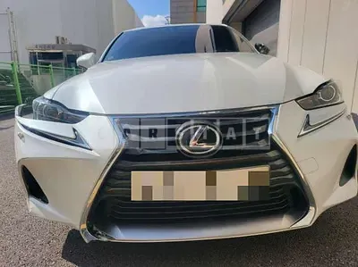 Photo 1 of 33: 2017 Lexus IS200T — Korean insurance auction