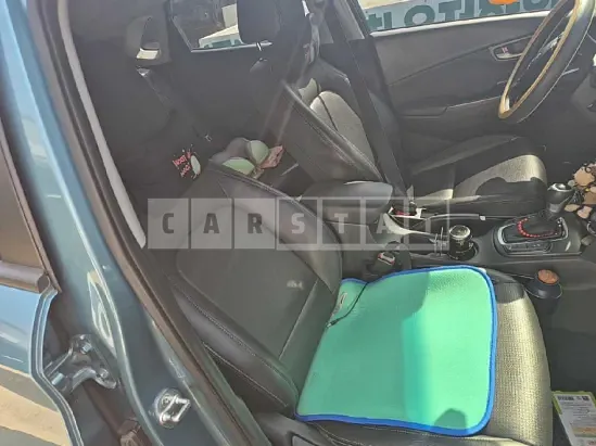 Photo 2 of 13: 2019 Hyundai Kona — Korean insurance auction