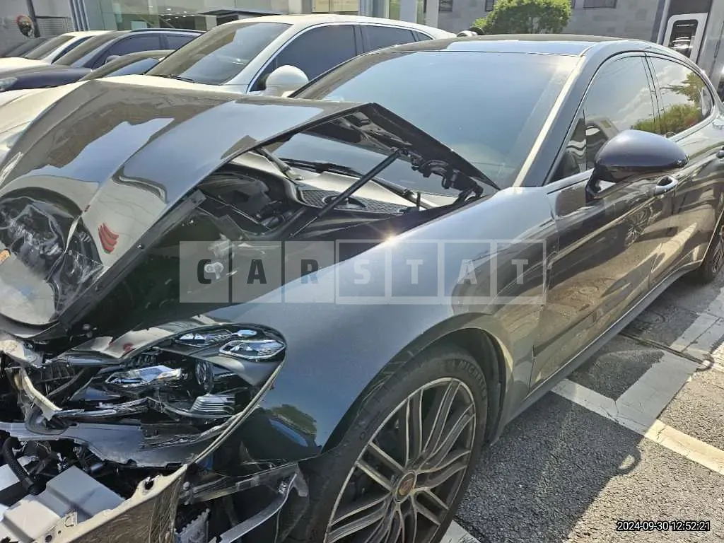 Photo 2 of 50: 2023 Porsche Panamera 4 Executive — Korean insurance auction