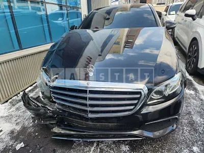 Photo 1 of 22: 2019 Mercedes-Benz E220 d 4Matic, VIN WDDZF0FB0KA685604 — Korean insurance auction
