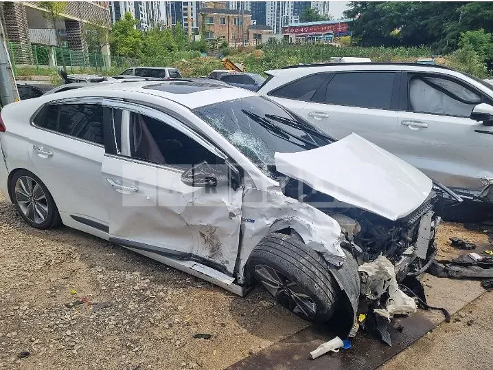 Photo 2 of 12: 2016 Hyundai IONIQ Hybrid — Korean insurance auction