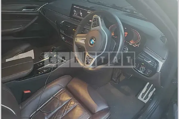 Photo 2 of 9: 2022 BMW 520i M Sport Package, VIN WBAJK9108LCE71141 — Korean insurance auction