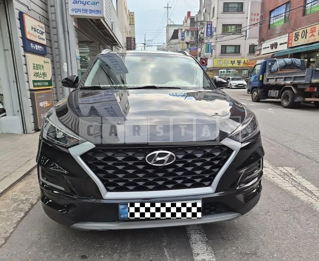 Photo 2 of 20: 2018 Hyundai Tucson, VIN KMHJ3817GKU928752 — Korean insurance auction