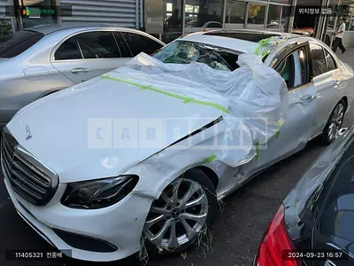Photo 1 of 9: 2017 Mercedes-Benz E220 d, VIN WDDZF0EB7HA265087 — Korean insurance auction