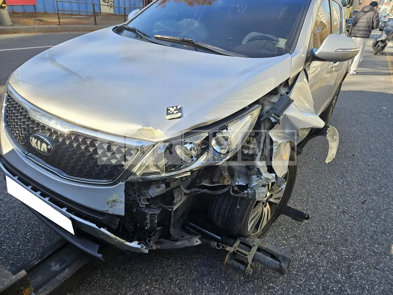 Photo 2 of 9: 2015 Kia Sportage, VIN KNAPC813BGK796067 — Korean insurance auction