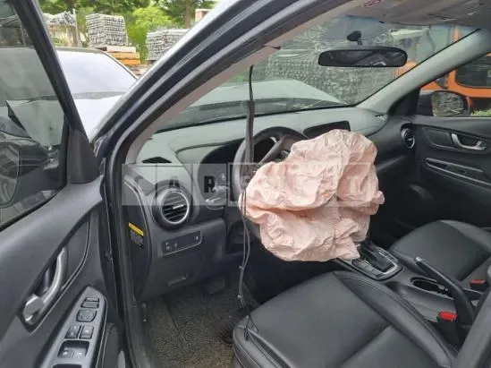 Photo 2 of 6: 2018 Hyundai Kona — Korean insurance auction