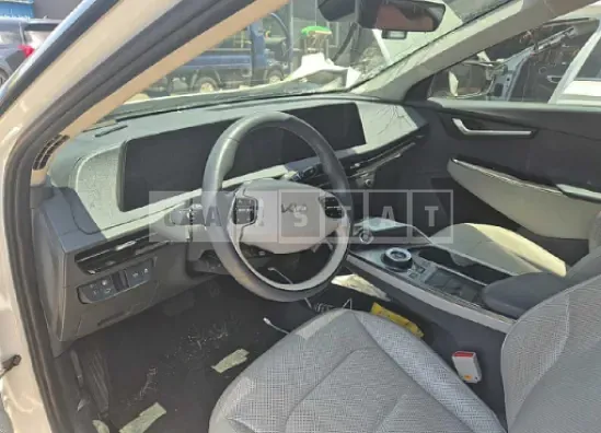 Photo 2 of 19: 2022 Kia EV6 — Korean insurance auction