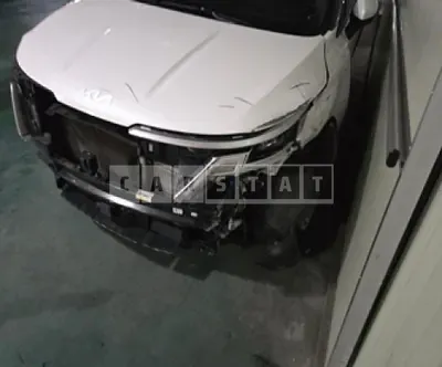 Photo 1 of 37: 2023 Kia Carnival — Korean insurance auction