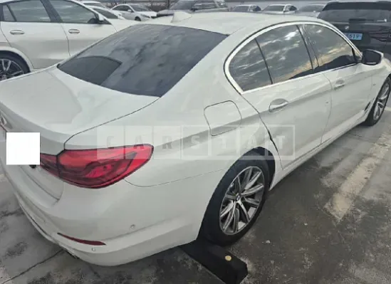 Photo 2 of 9: 2018 BMW 520i — Korean insurance auction