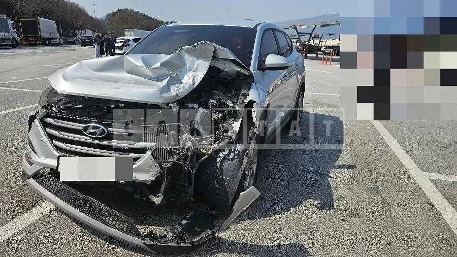 Photo 2 of 10: 2017 Hyundai Tucson TL — Korean insurance auction