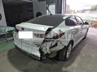 Photo 1 of 16: 2018 Kia K5 — Korean insurance auction