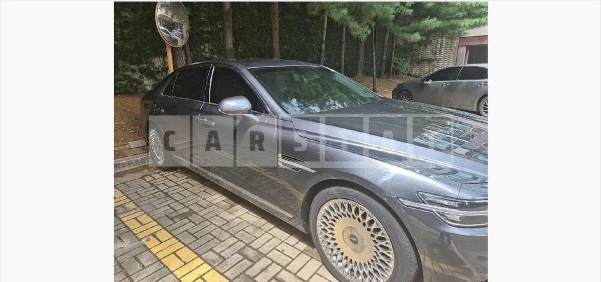 Photo 2 of 8: 2018 Genesis G90 — Korean insurance auction
