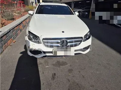 Photo 1 of 15: 2018 Mercedes-Benz E220 d — Korean insurance auction