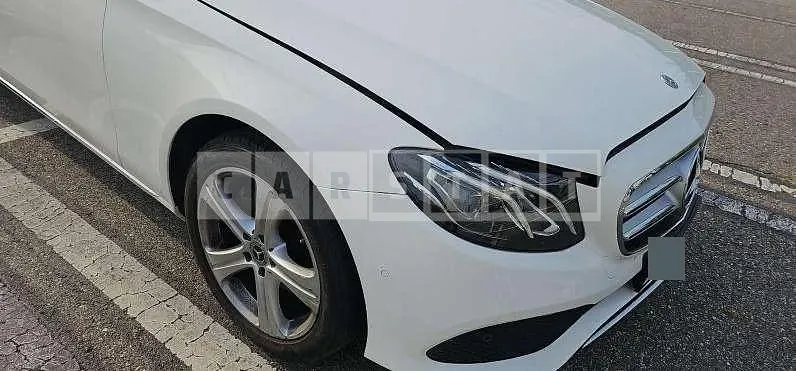 Photo 2 of 24: 2018 Mercedes-Benz E200 — Korean insurance auction