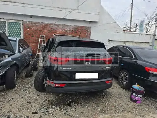 Photo 2 of 16: 2018 Kia Sportage — Korean insurance auction