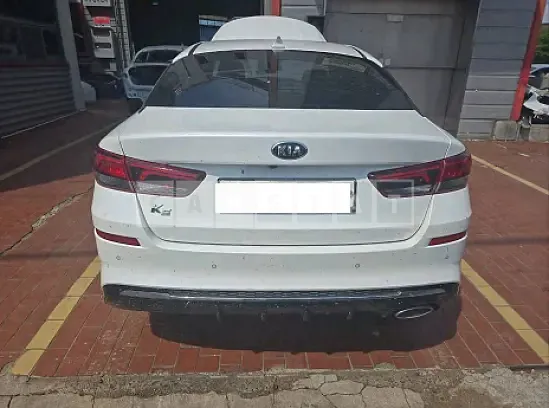 Photo 2 of 9: 2019 Kia K5 — Korean insurance auction
