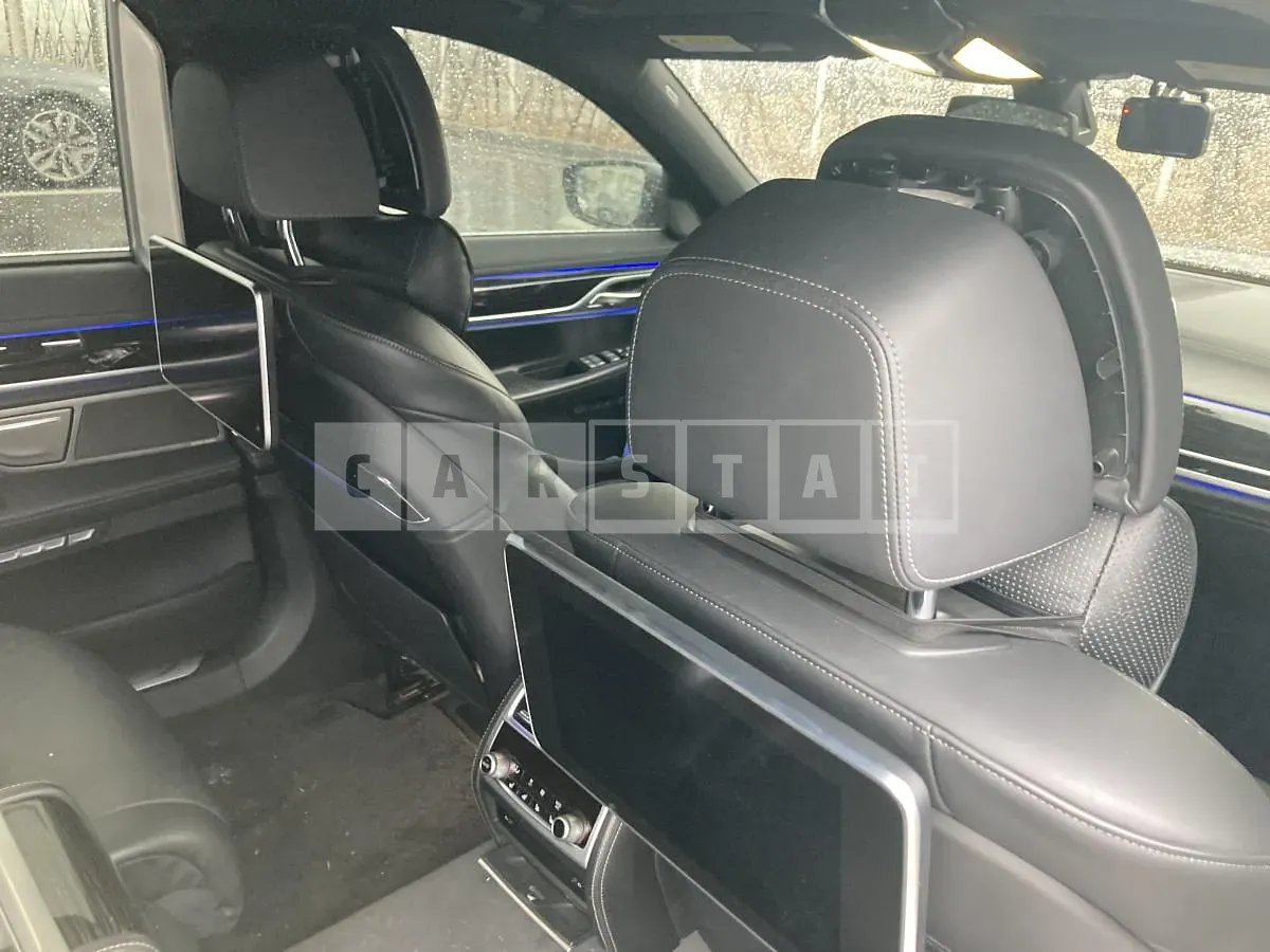 Photo 2 of 4: 2017 BMW 730Ld xDrive, VIN WBA7G6104HB074076 — Korean insurance auction