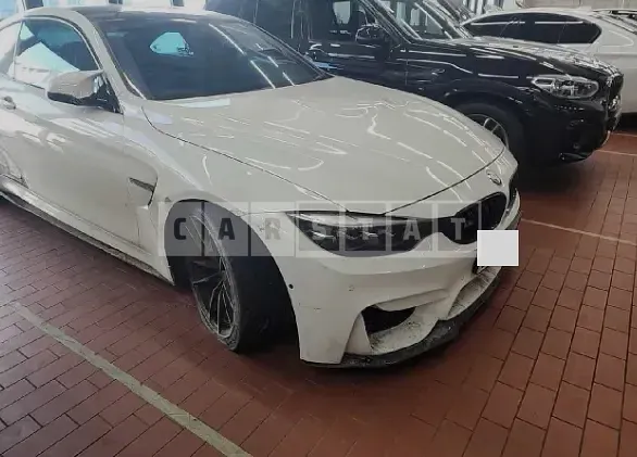 Photo 2 of 9: 2018 BMW M4 Coupe Competition Packa, VIN WBS4Y910XJAC52035 — Korean insurance auction