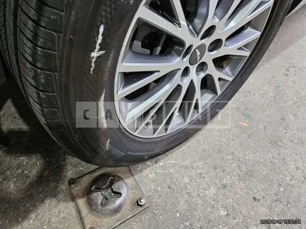 Photo 3 of 3: 2021 Genesis (parts) GV80 Wheels — Korean insurance auction