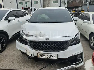 Photo 1 of 11: 2015 Kia Carnival, VIN KNAMB81ABFS010601 — Korean insurance auction