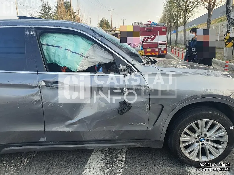 Photo 2 of 11: 2016 BMW X5 xDrive30d, VIN WBAKS4109G0R81204 — Korean insurance auction