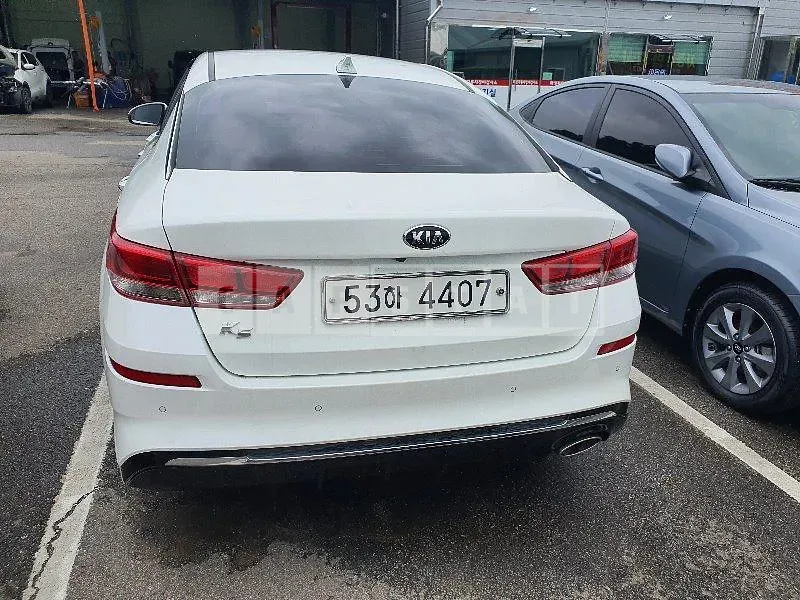 Photo 2 of 15: 2019 Kia K5, VIN KNAGS416BKA294354 — Korean insurance auction