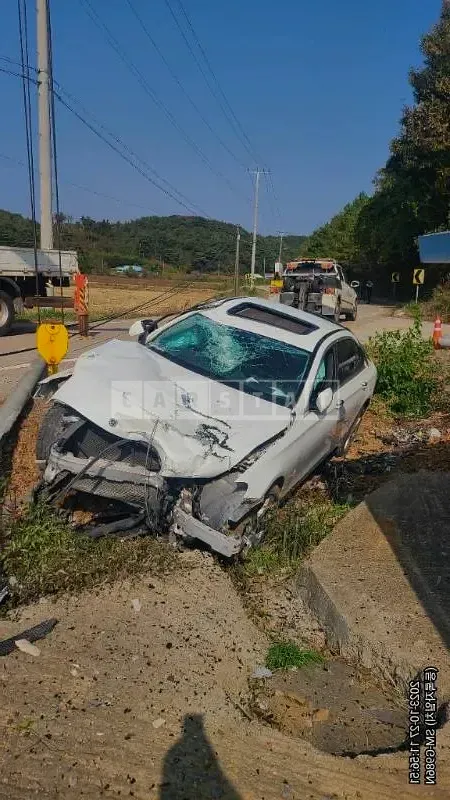 Photo 2 of 9: 2018 Mercedes-Benz E220 d 4Matic, VIN WDDZF0FB9JA464274 — Korean insurance auction