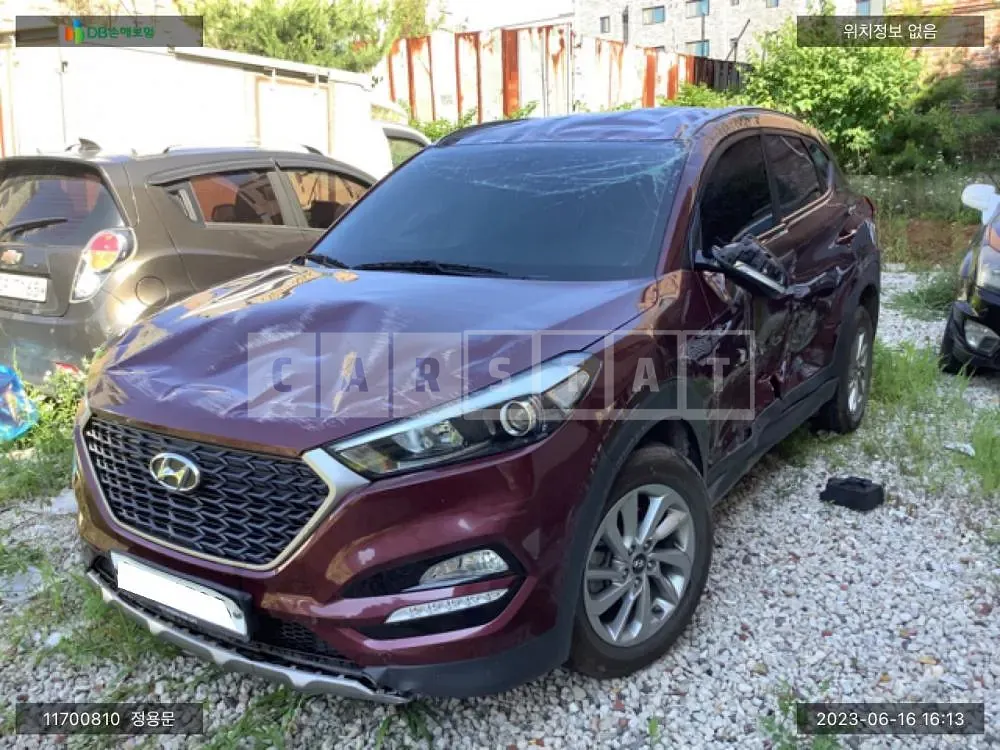 Photo 2 of 10: 2017 Hyundai Tucson, VIN KMHJ3815GJU609710 — Korean insurance auction
