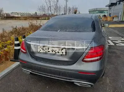 Photo 1 of 9: 2020 Mercedes-Benz E220 d 4Matic, VIN WDDZF0FB1LA752857 — Korean insurance auction
