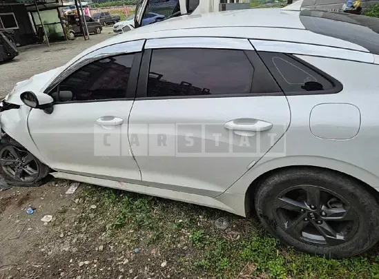 Photo 2 of 15: 2020 Kia K5 — Korean insurance auction