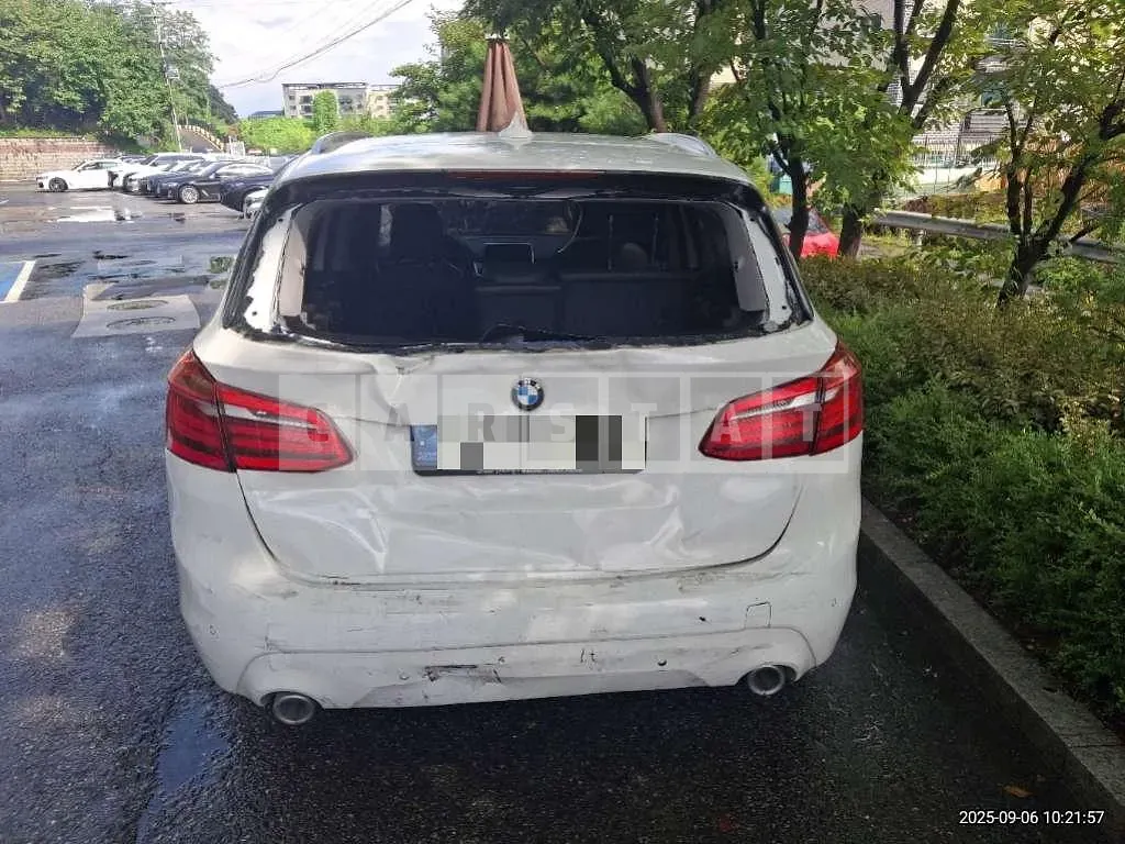 Photo 2 of 20: 2020 BMW Active Tourer — Korean insurance auction