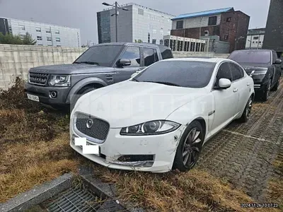 Photo 1 of 25: 2015 Jaguar XF 2.2d — Korean insurance auction
