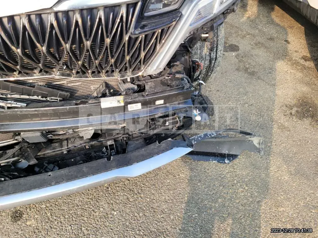Photo 2 of 20: 2021 Kia Carnival Limousine, VIN KNANC813BMS087109 — Korean insurance auction