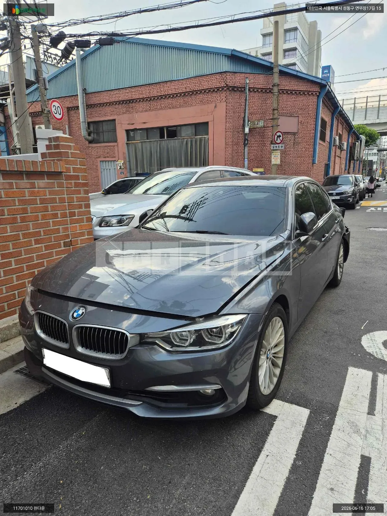 Photo 2 of 16: 2018 BMW 320i, VIN WBA8A9108JAE92145 — Korean insurance auction