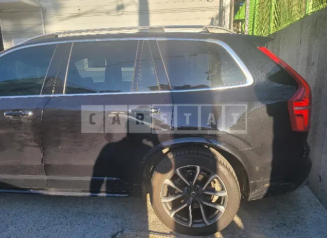 Photo 2 of 50: 2018 Volvo XC90 D5 AWD, VIN YV1LF68TCJ1373167 — Korean insurance auction