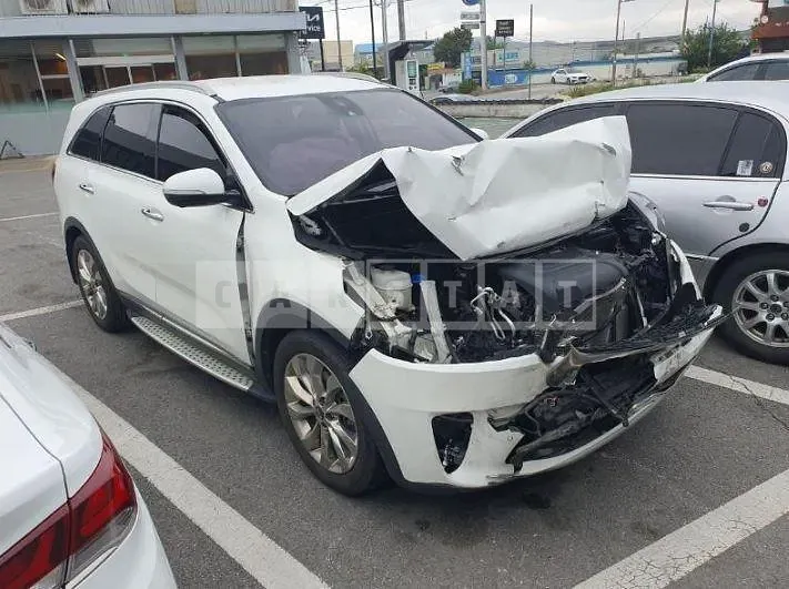 Photo 2 of 28: 2017 Kia Sorento 4WD, VIN KNAPH81BDJA398042 — Korean insurance auction