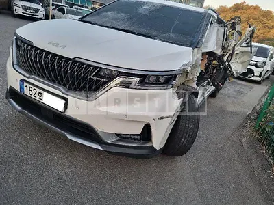 Photo 1 of 19: 2022 Kia Carnival Limousine, VIN KNANE813BPS220994 — Korean insurance auction