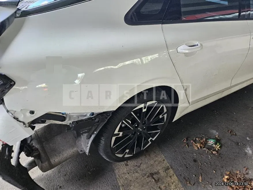 Photo 2 of 33: 2024 Kia K5 — Korean insurance auction