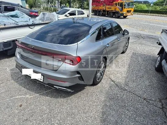 Photo 2 of 13: 2020 Kia K5 — Korean insurance auction