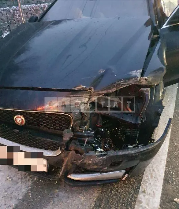 Photo 2 of 5: 2018 Jaguar XF 20d, VIN SAJBB4BN7JCY67075 — Korean insurance auction