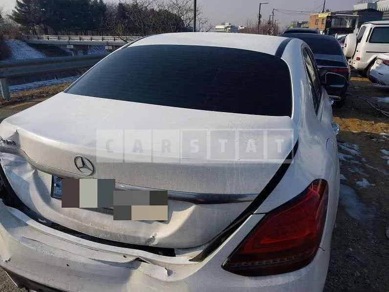 Photo 2 of 14: 2021 Mercedes-Benz C200 — Korean insurance auction