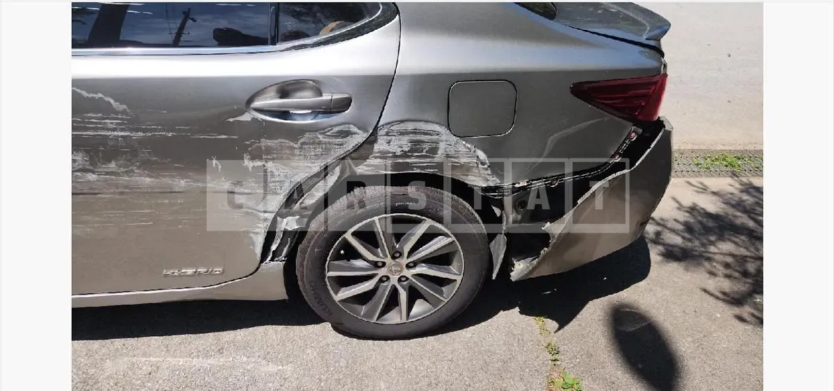 Photo 2 of 25: 2016 Lexus ES300h — Korean insurance auction