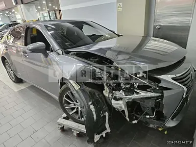 Photo 1 of 17: 2016 Lexus ES300h — Korean insurance auction