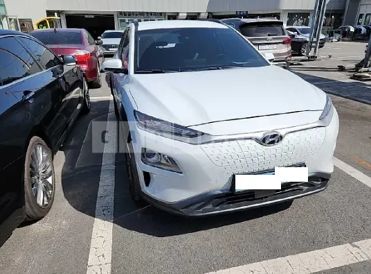 Photo 2 of 30: 2020 Hyundai Kona Electric, VIN KMHK281GFLU113448 — Korean insurance auction