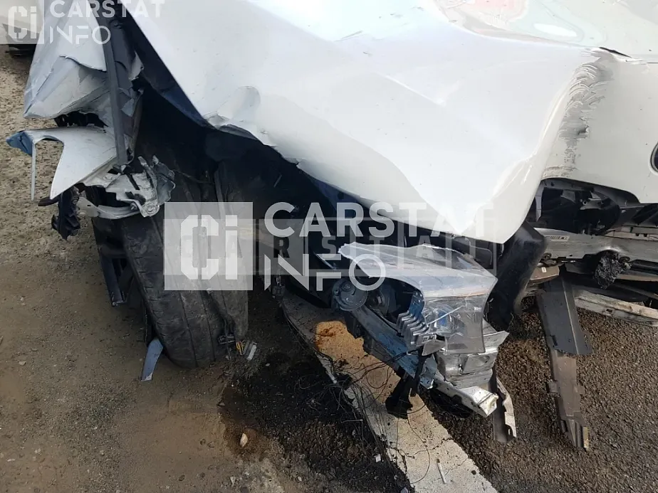 Photo 2 of 17: 2018 BMW 530i xDrive, VIN WBAJD9100JWC82425 — Korean insurance auction