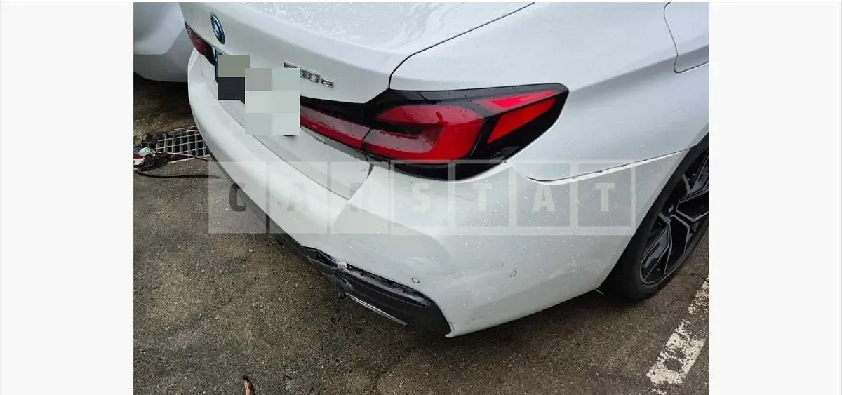 Photo 2 of 27: 2021 BMW 530e — Korean insurance auction
