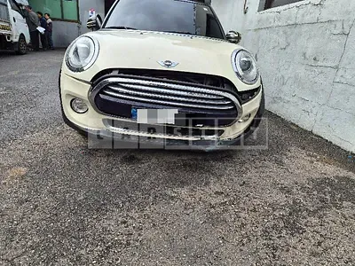 Photo 1 of 8: 2016 MINI Cooper D Five-Door — Korean insurance auction
