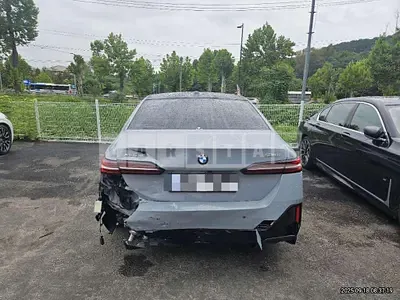 Photo 1 of 15: 2025 BMW 530i xDrive — Korean insurance auction