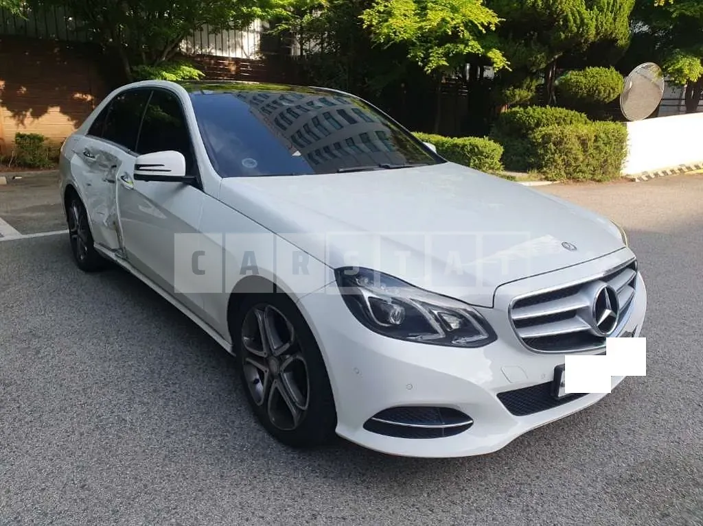 Photo 2 of 23: 2016 Mercedes-Benz E250 BlueTec 4Matic — Korean insurance auction