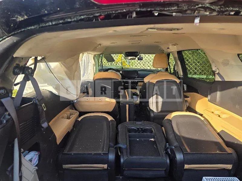 Photo 2 of 14: 2023 Kia Carnivals — Korean insurance auction